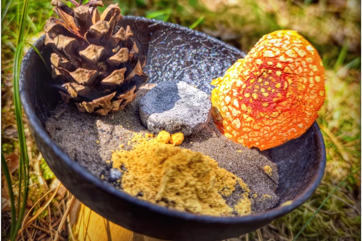 Räucherkelch Pulverbeschichtetes Eisen mit Mangoholzfuß - Druwids